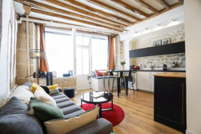 MAGNIFICENT cocoon in the HEART of PARIS